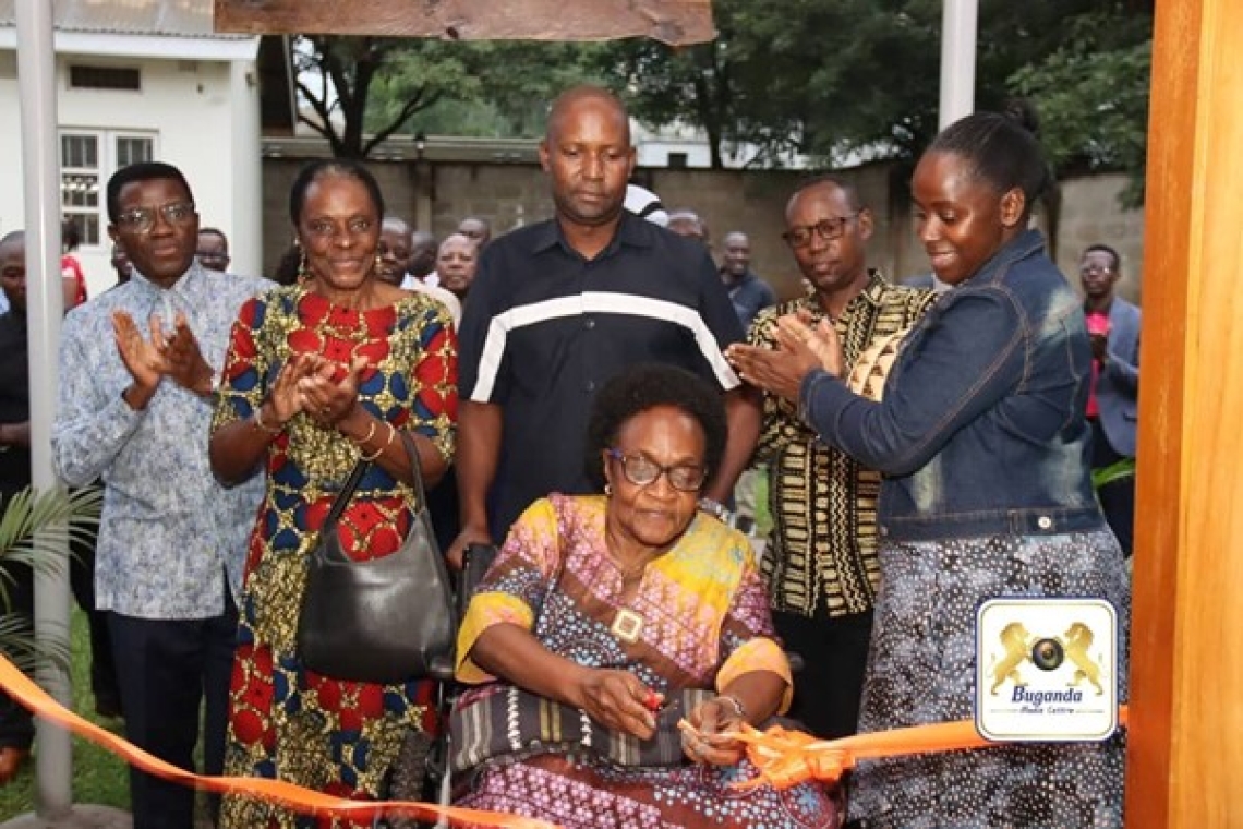 Nnalinya opening the Art Gallery Image